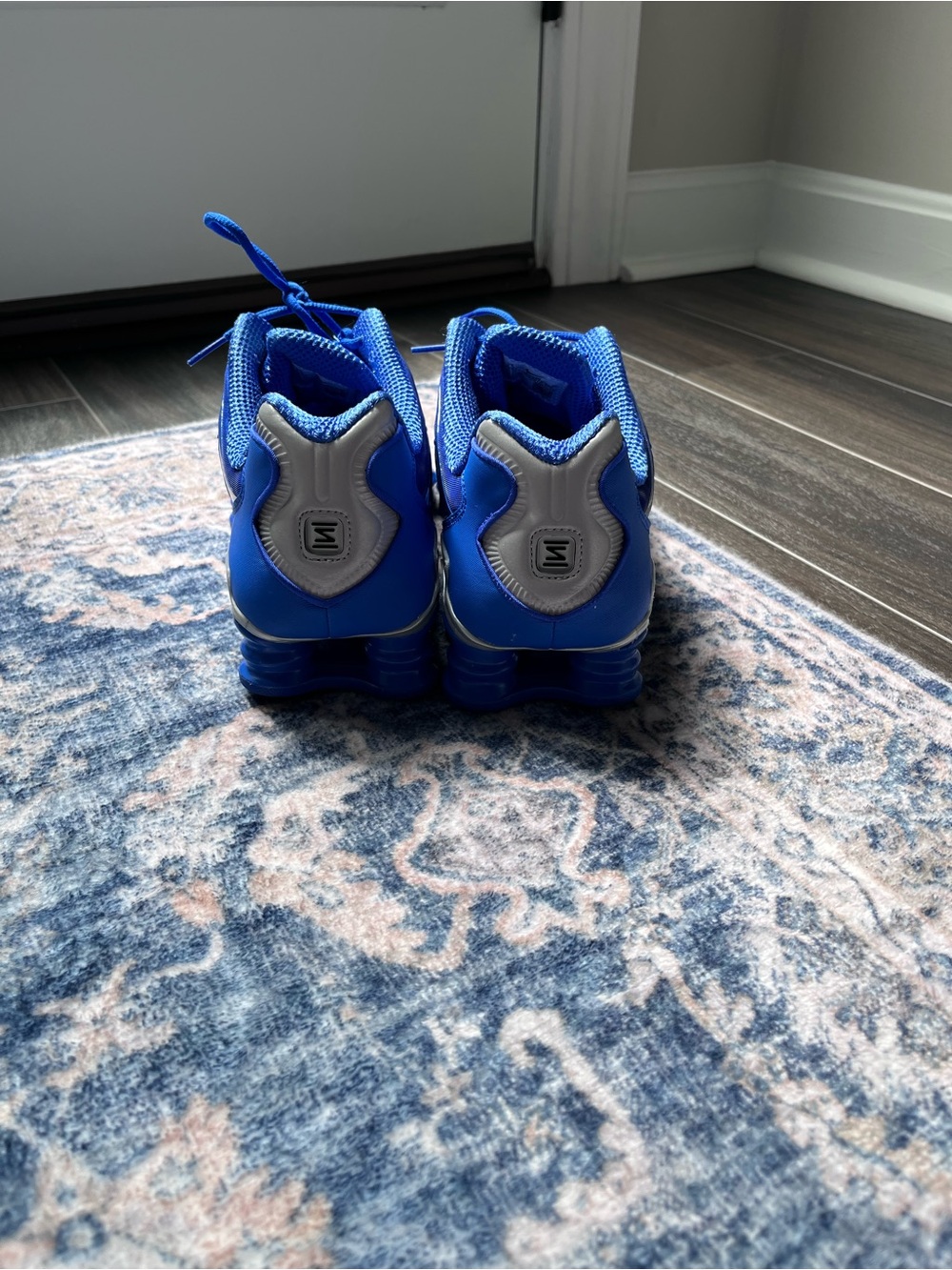 Men’s Nike Shox - Picture 3 of 6